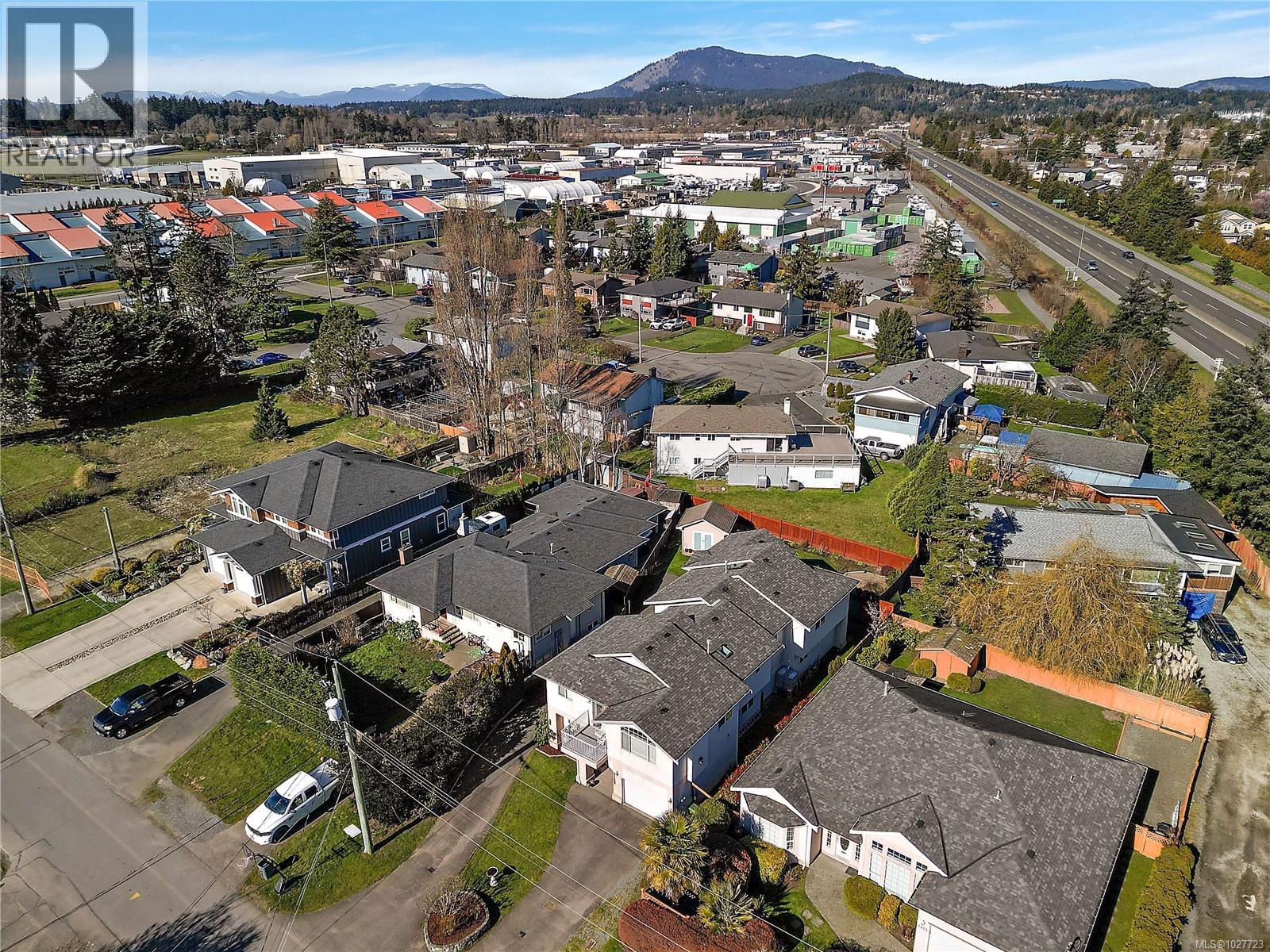  2124 James White Boulevard West, Sidney