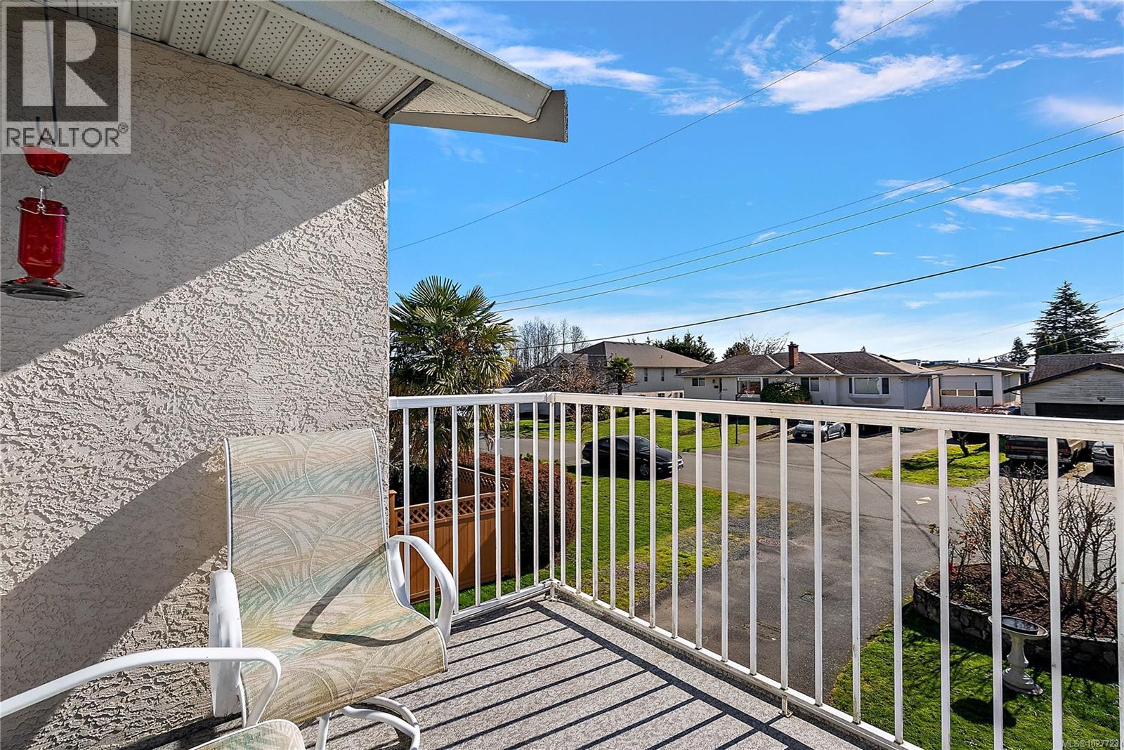  2124 James White Boulevard West, Sidney