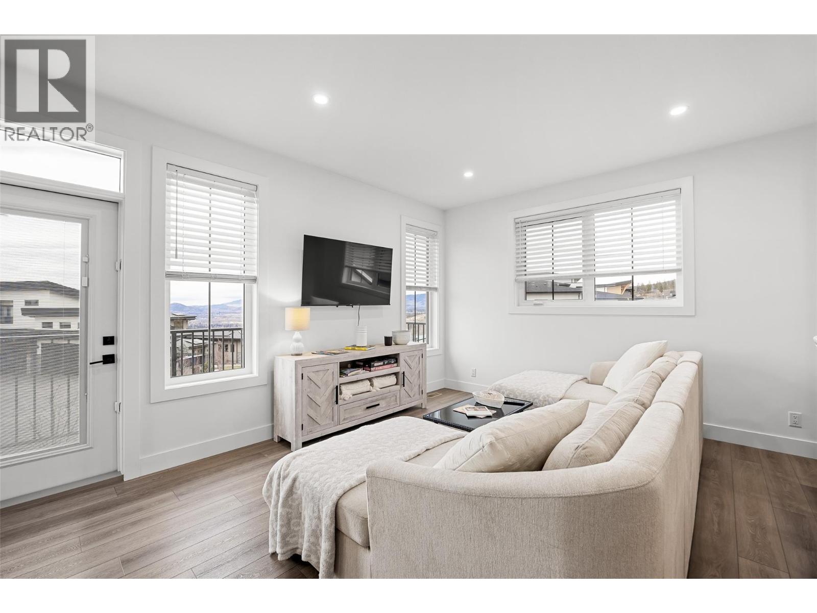 415 Hawk Hill Drive, Kelowna