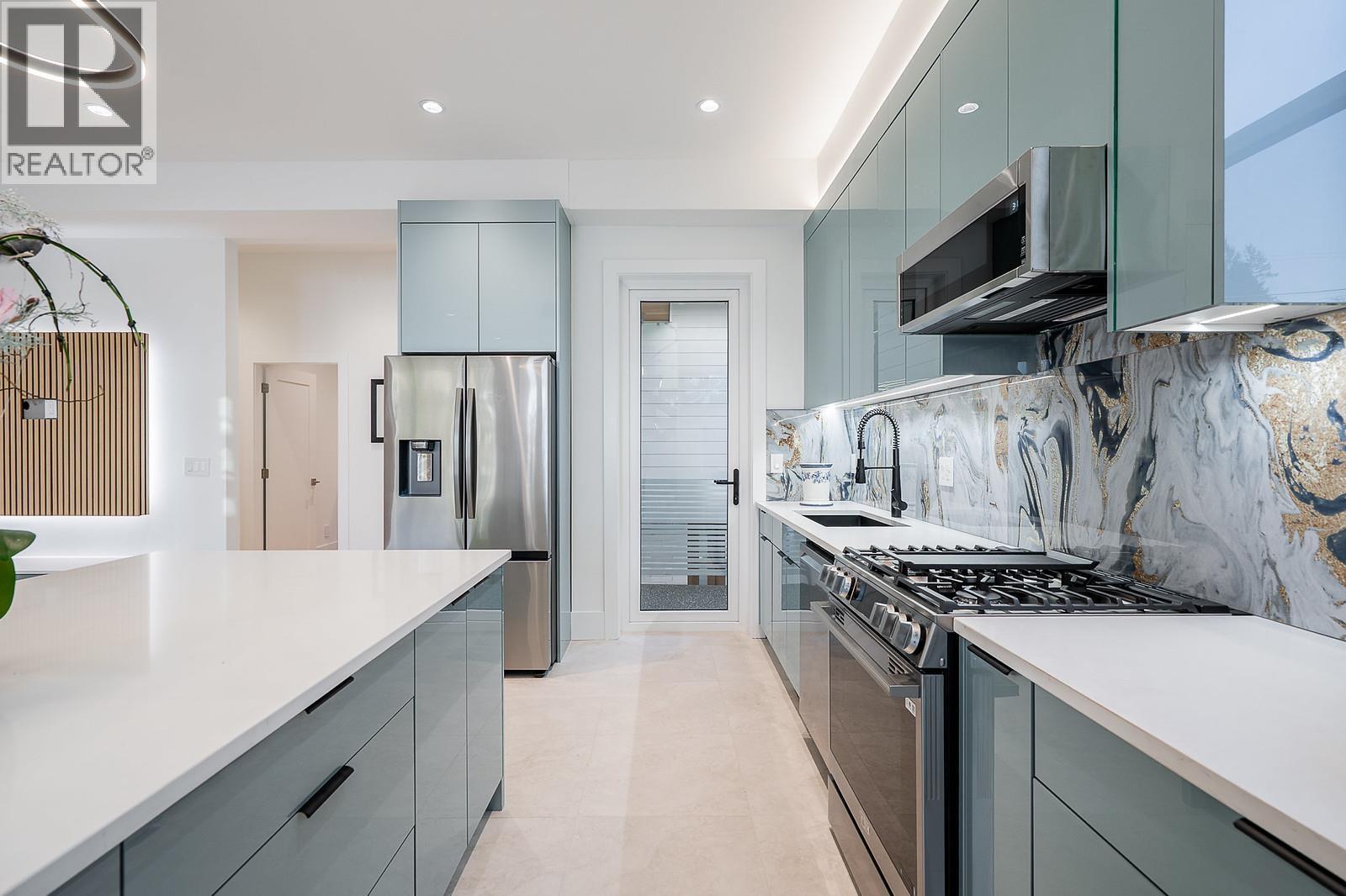 101 1204 HAMMOND AVENUE, Coquitlam