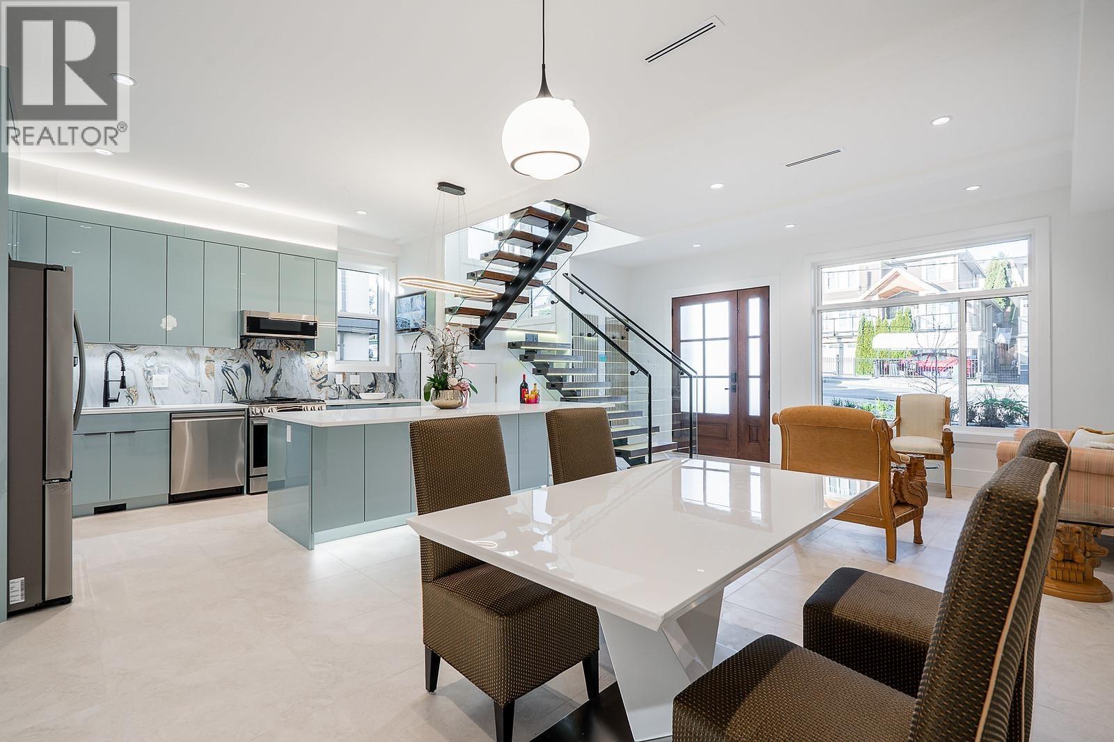 101 1204 HAMMOND AVENUE, Coquitlam