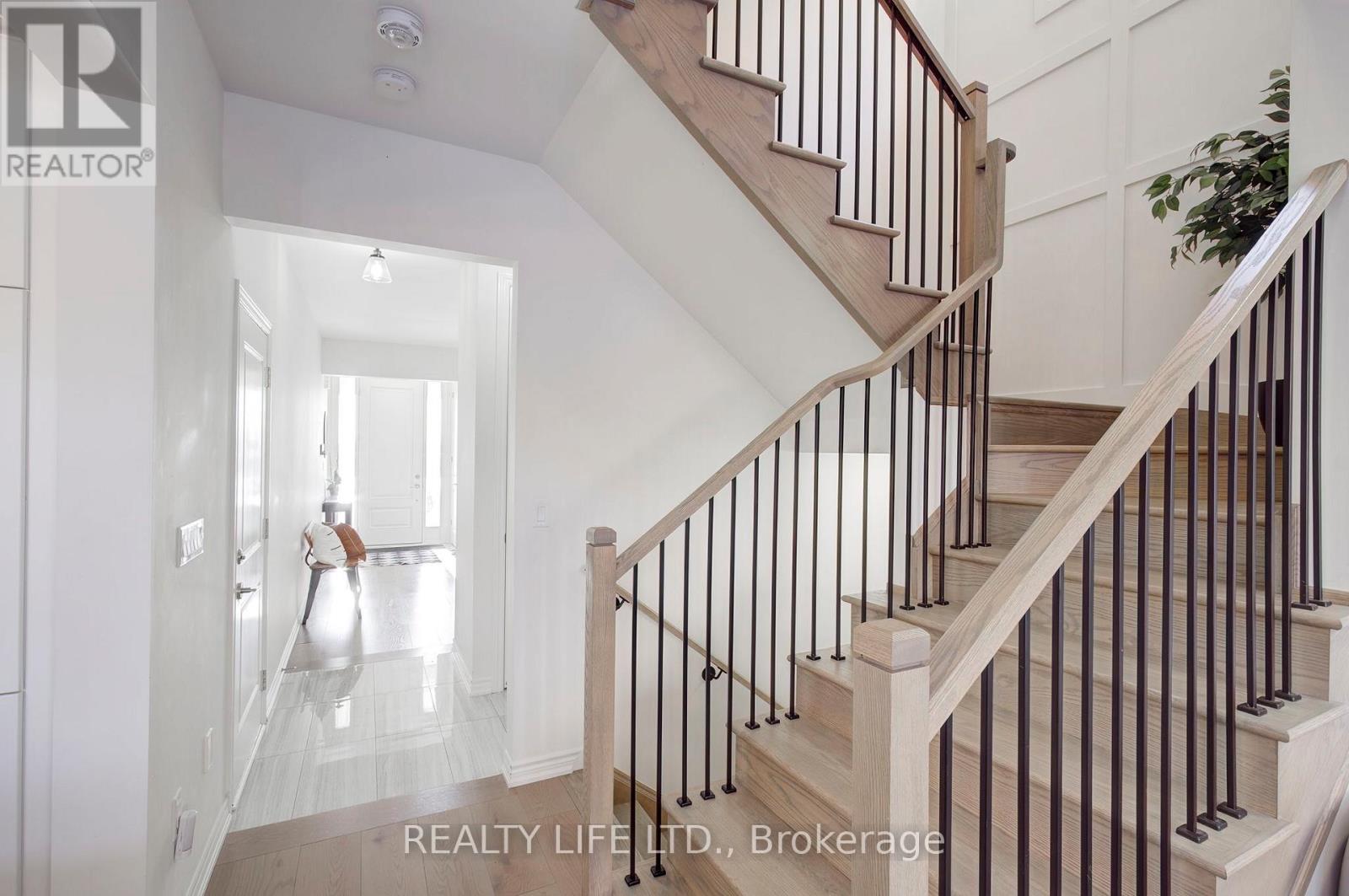 484 THORNBORROW COURT - 3