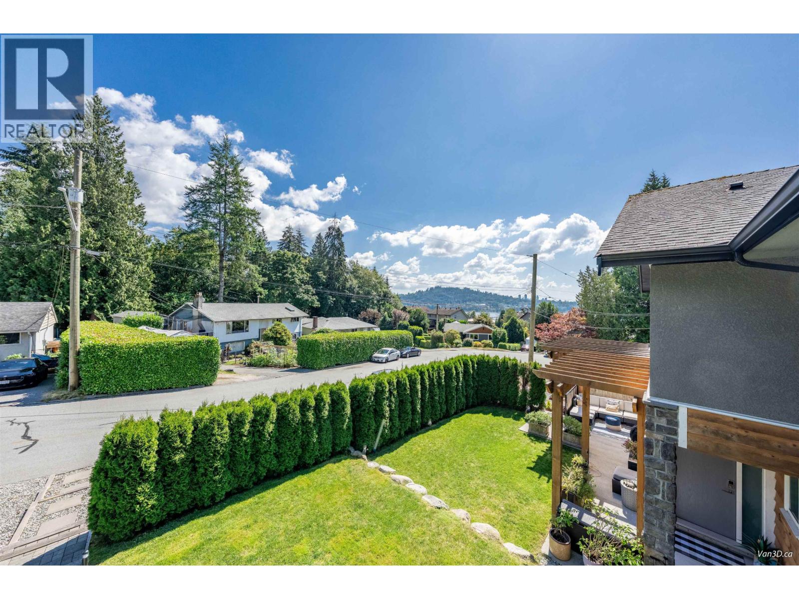 949 HARTFORD Place - photo 2