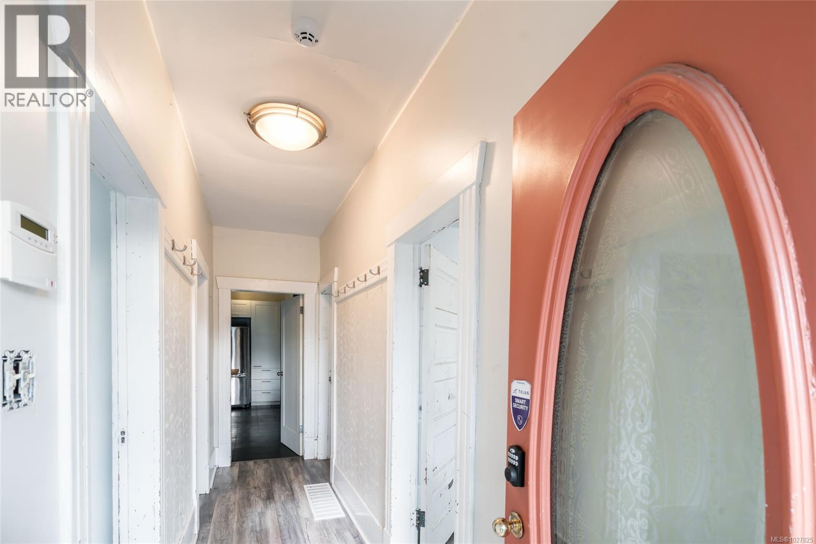 582 BRADLEY ST - Image 2