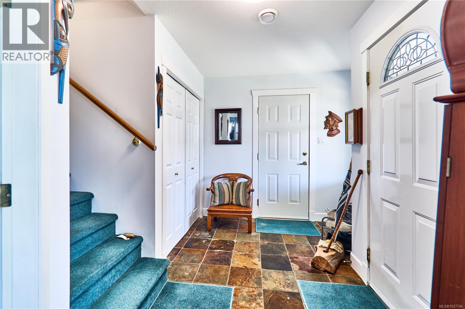 462 Poets Trail Dr, Nanaimo