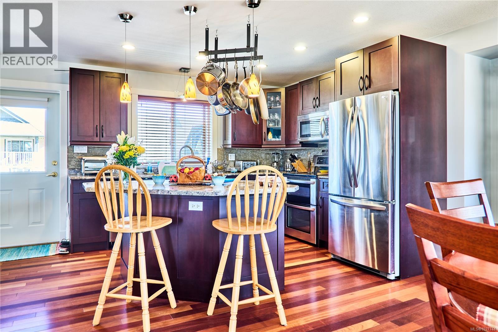 462 Poets Trail Dr, Nanaimo