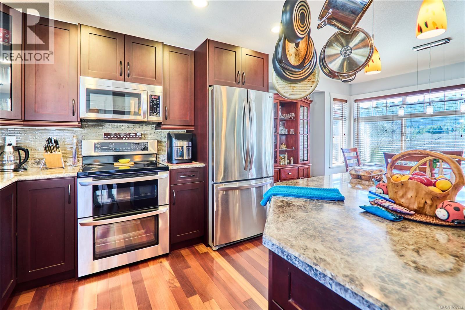 462 Poets Trail Dr, Nanaimo