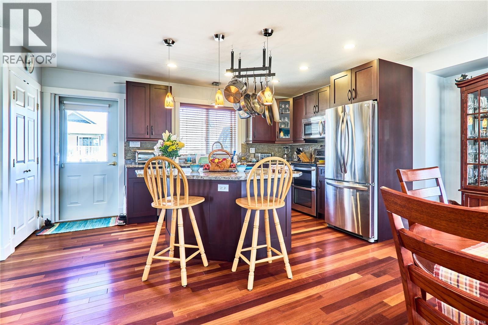 462 Poets Trail Dr, Nanaimo