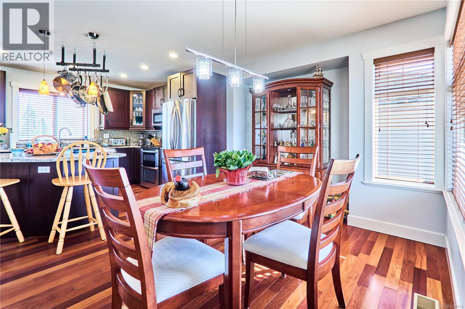 462 Poets Trail Dr, Nanaimo