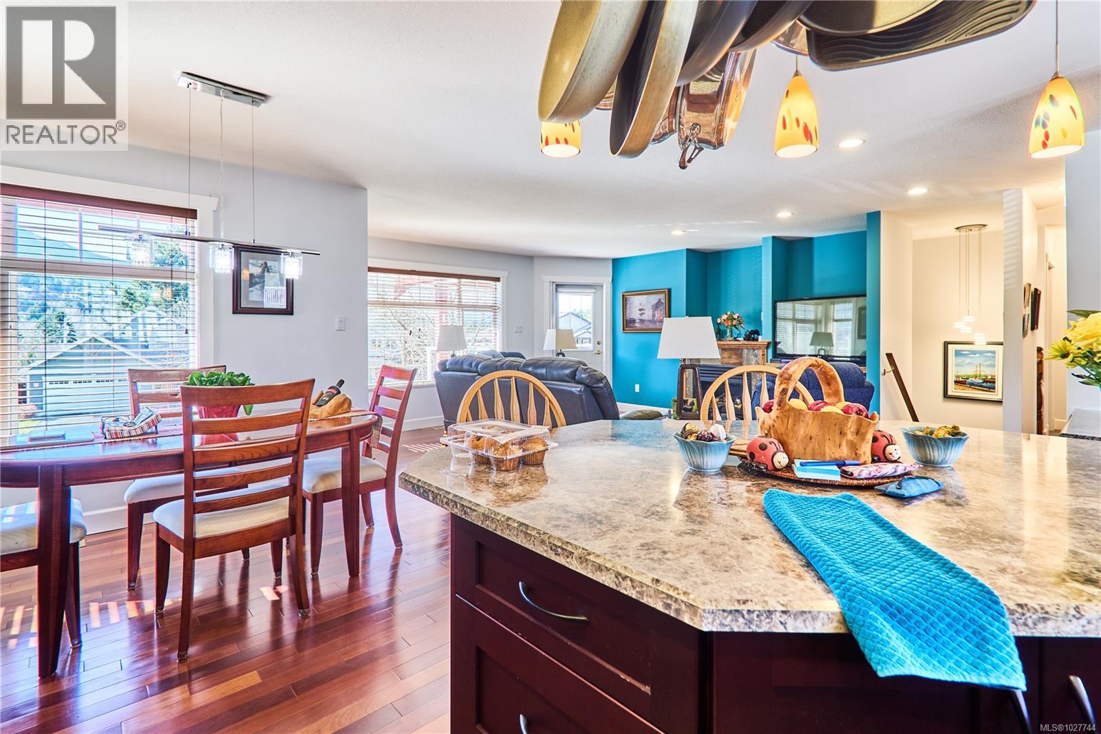 462 Poets Trail Dr, Nanaimo