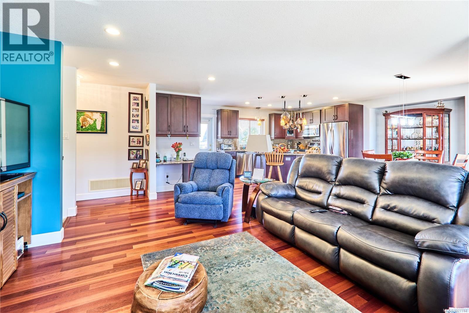 462 Poets Trail Dr, Nanaimo