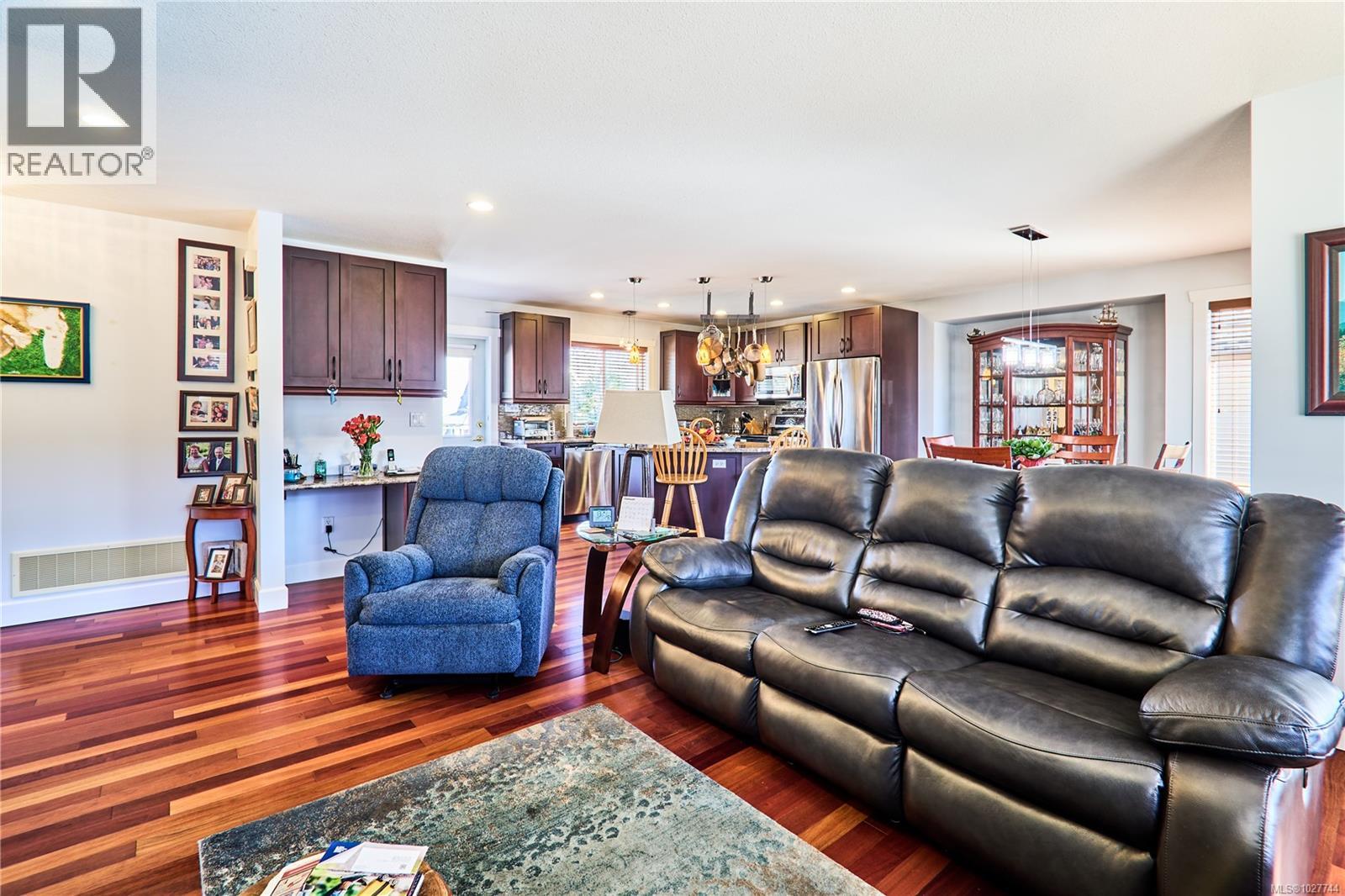 462 Poets Trail Dr, Nanaimo