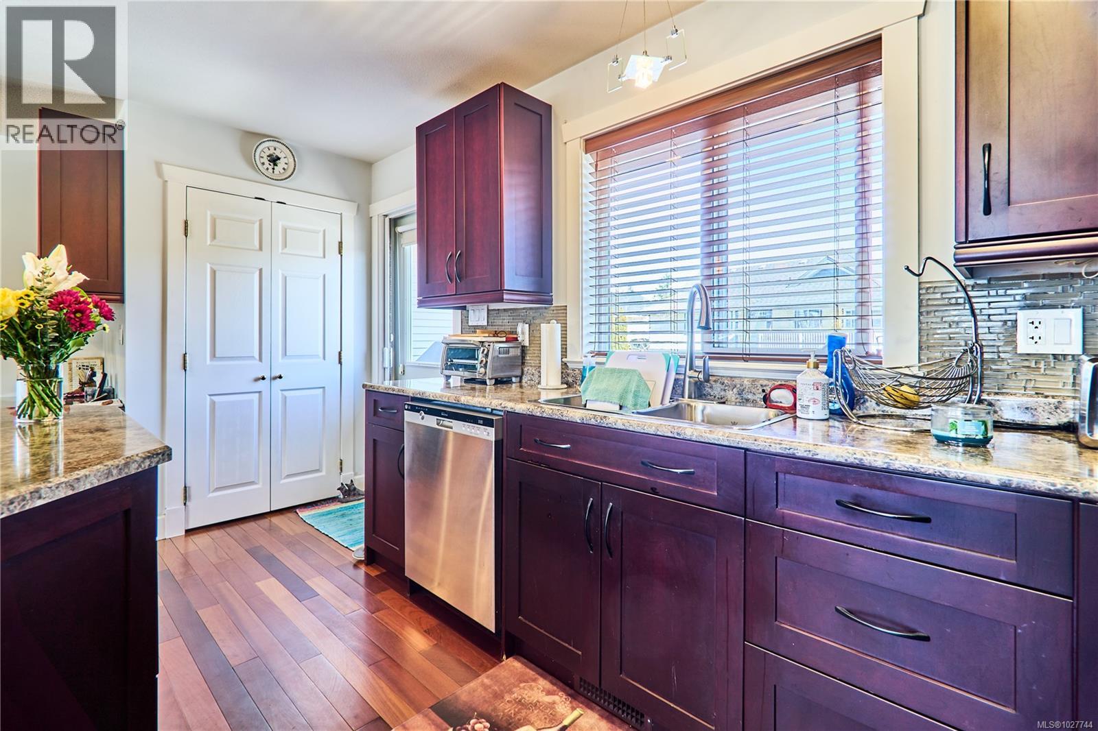 462 Poets Trail Dr, Nanaimo