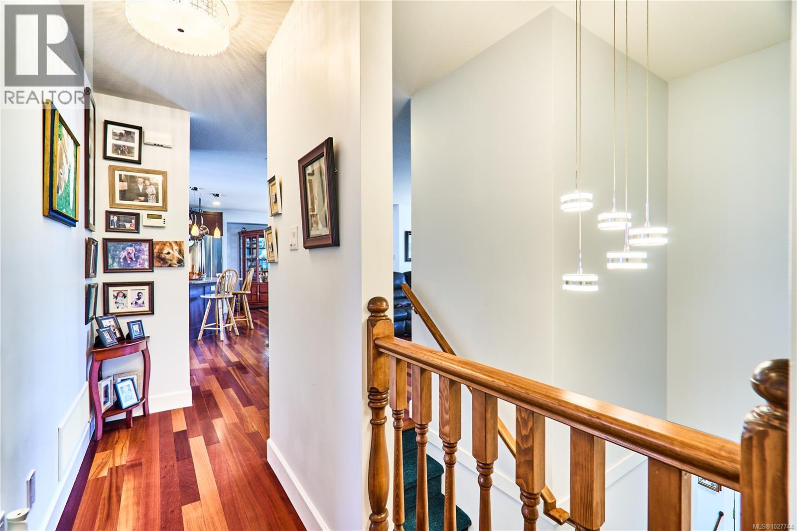 462 Poets Trail Dr, Nanaimo