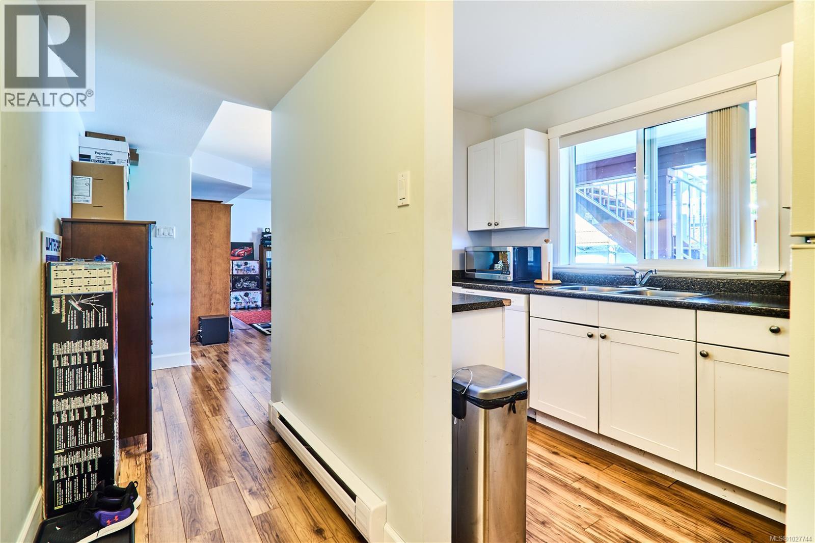 462 Poets Trail Dr, Nanaimo