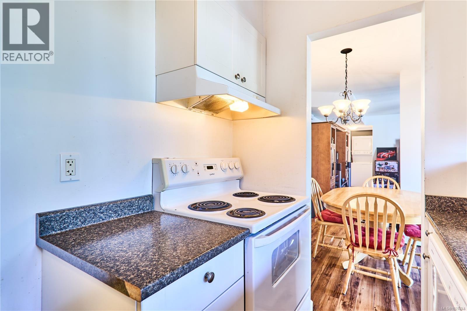 462 Poets Trail Dr, Nanaimo