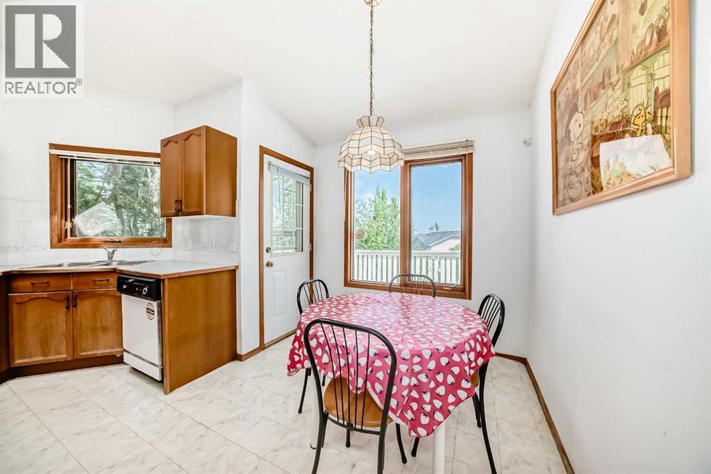 Single Family House Bi-level for Sale in  Harvest Oak Drive NE Harvest Hills Calgary 