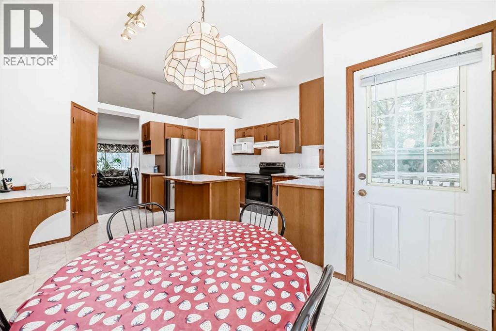 Single Family House Bi-level for Sale in  Harvest Oak Drive NE Harvest Hills Calgary 