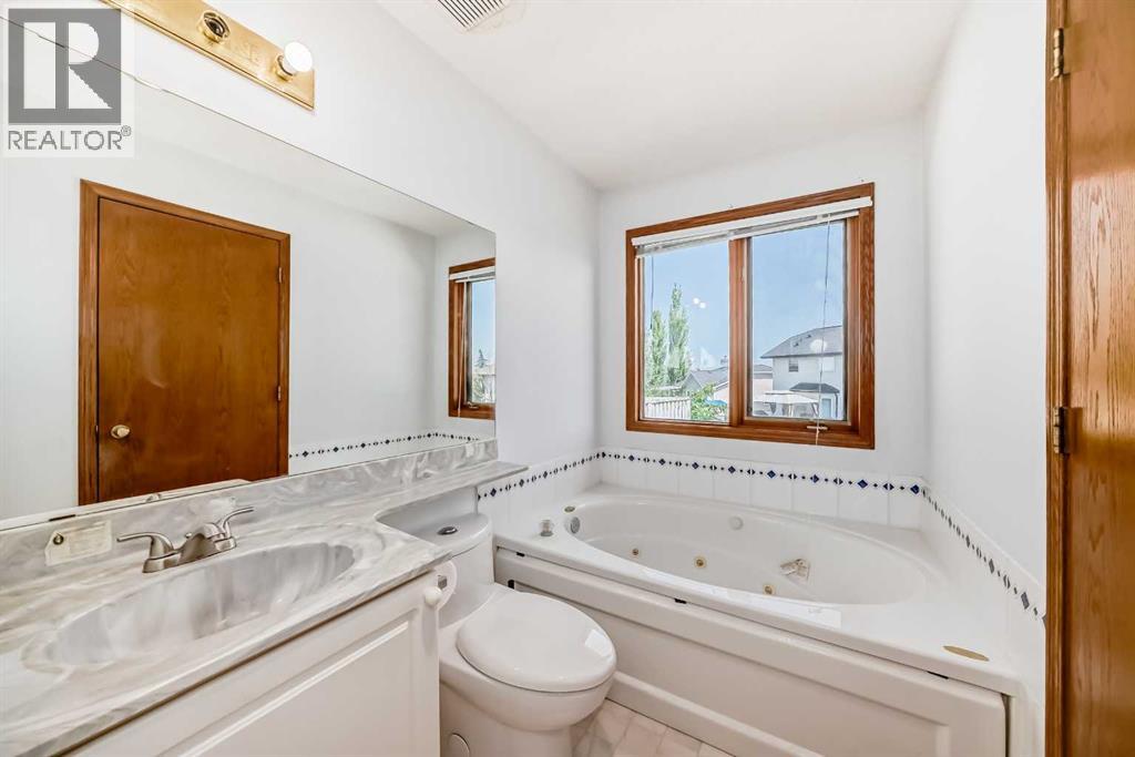 Single Family House Bi-level for Sale in  Harvest Oak Drive NE Harvest Hills Calgary 