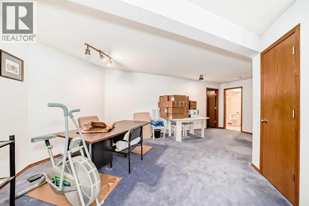 Single Family House Bi-level for Sale in  Harvest Oak Drive NE Harvest Hills Calgary 