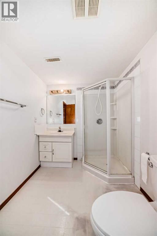 Single Family House Bi-level for Sale in  Harvest Oak Drive NE Harvest Hills Calgary 