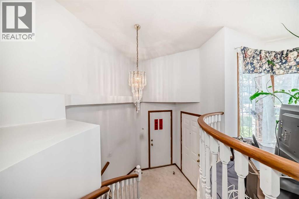 Single Family House Bi-level for Sale in  Harvest Oak Drive NE Harvest Hills Calgary 