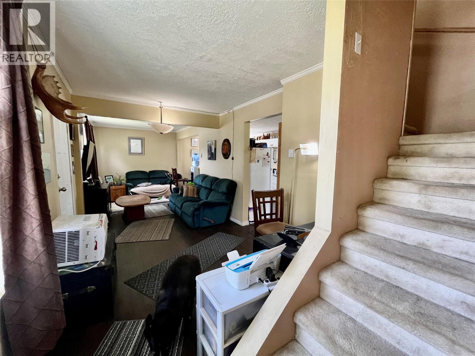 302 6th Avenue NW, Nakusp