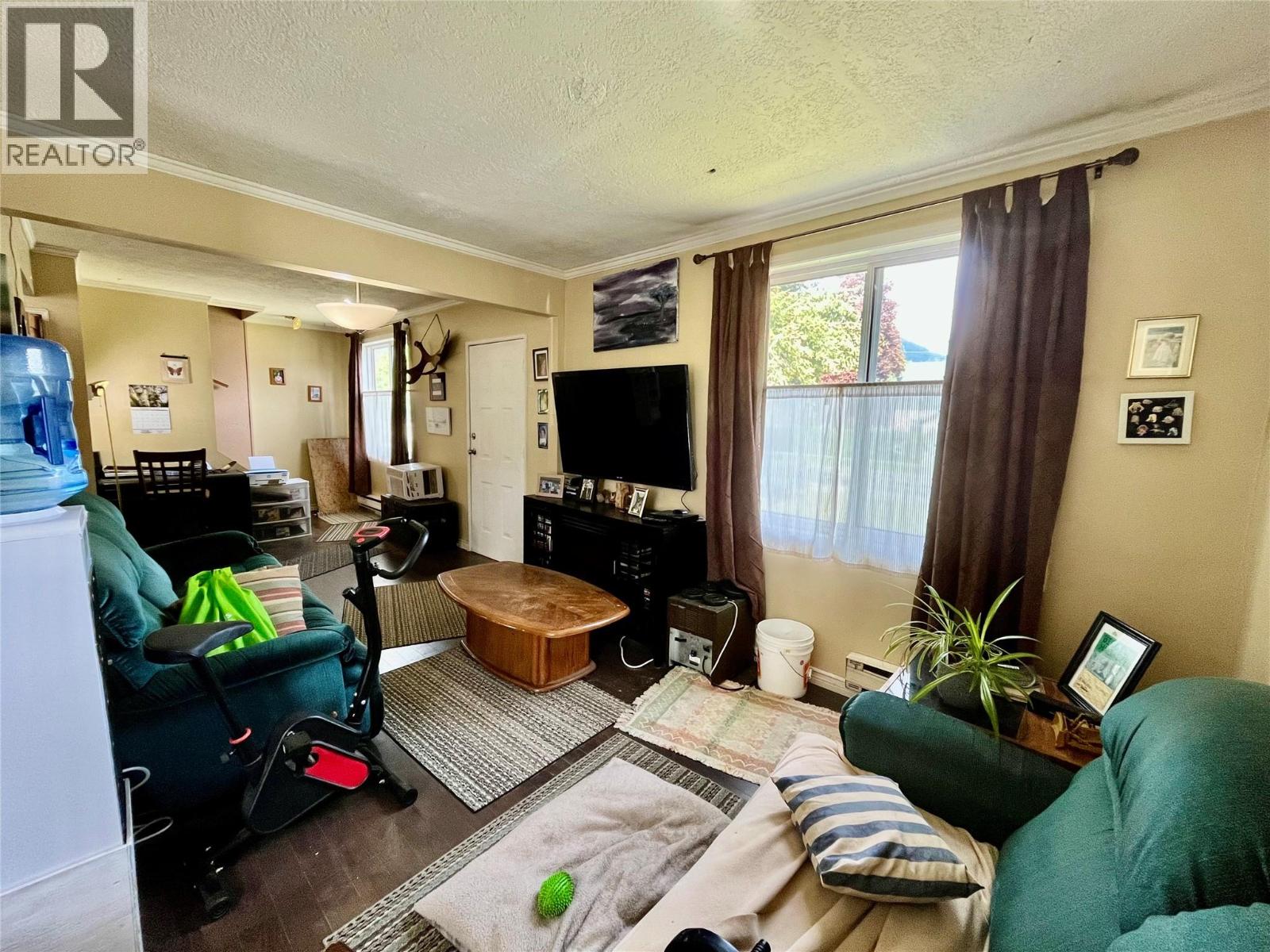 302 6th Avenue NW, Nakusp