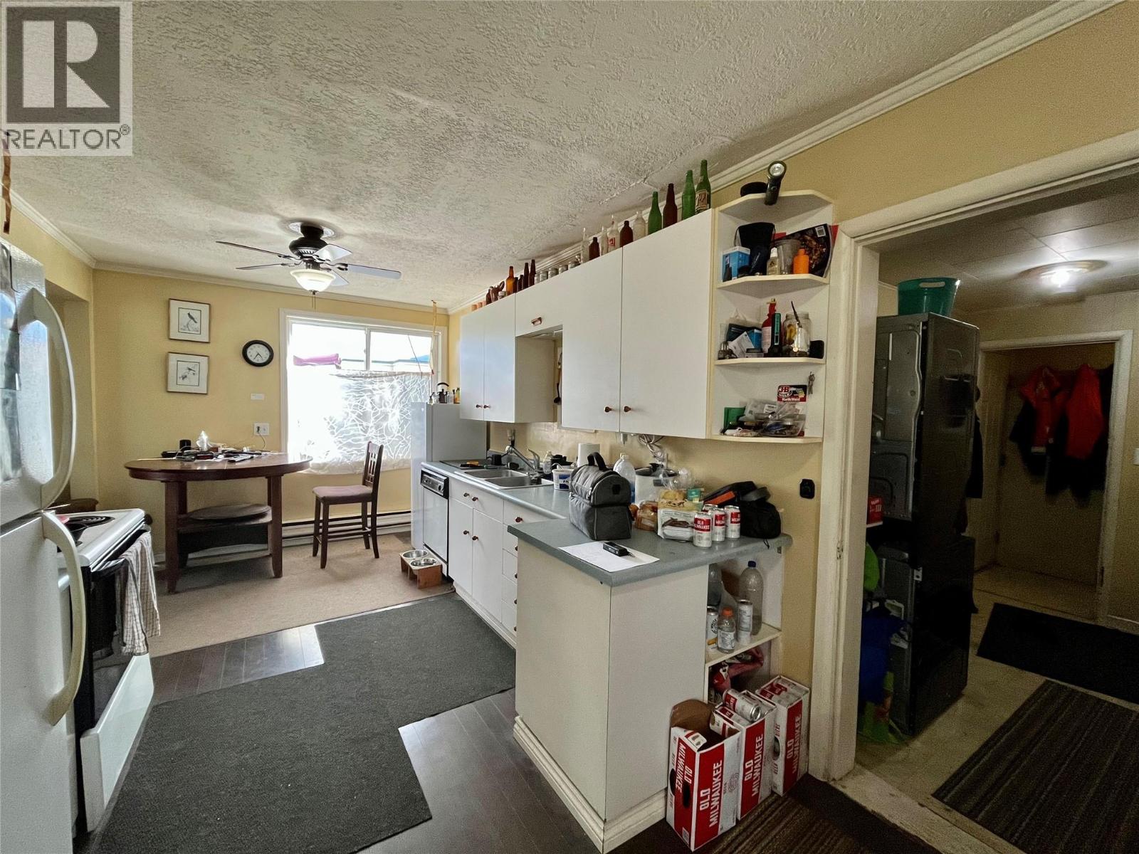 302 6th Avenue NW, Nakusp