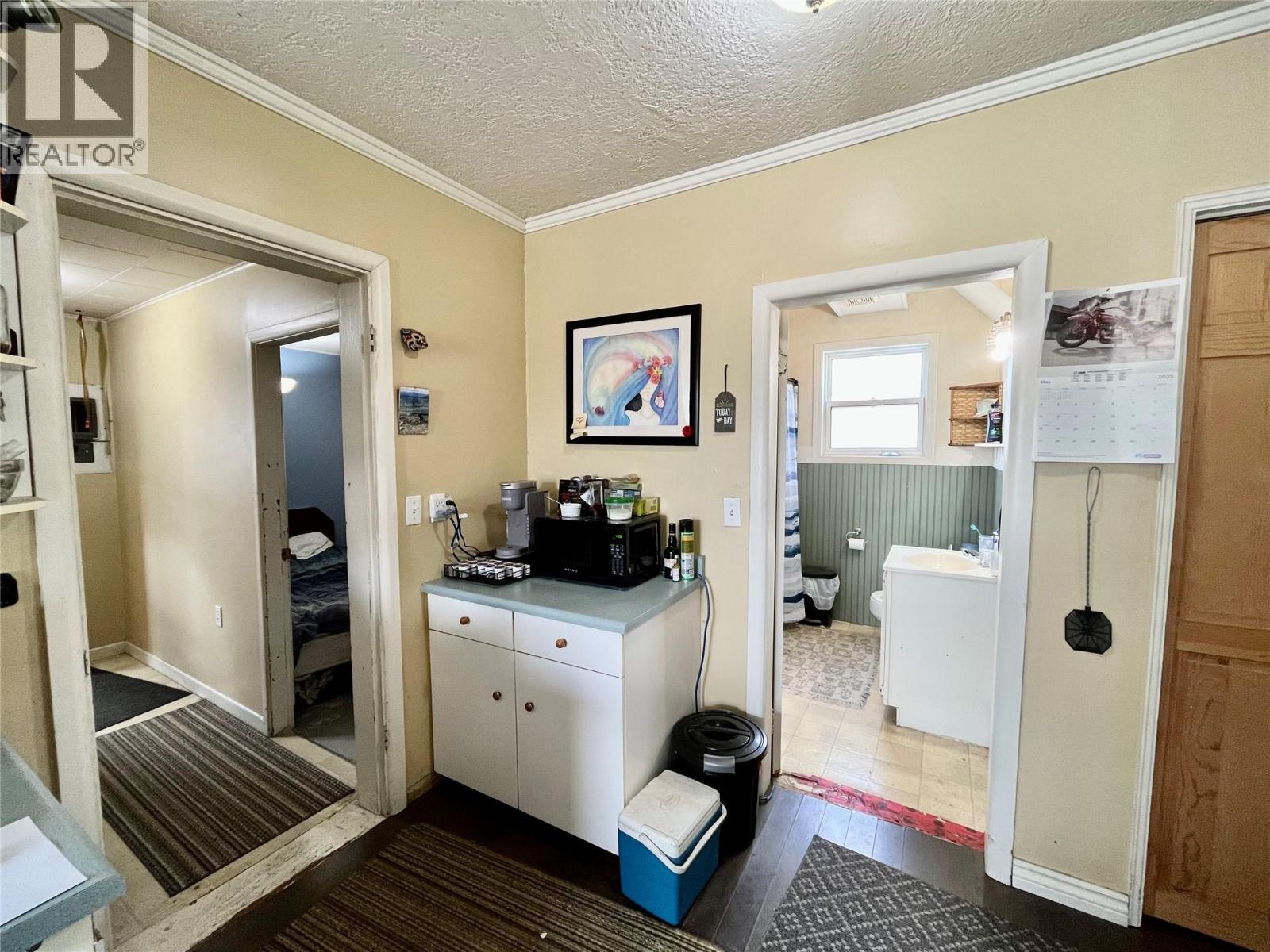 302 6th Avenue NW - 7