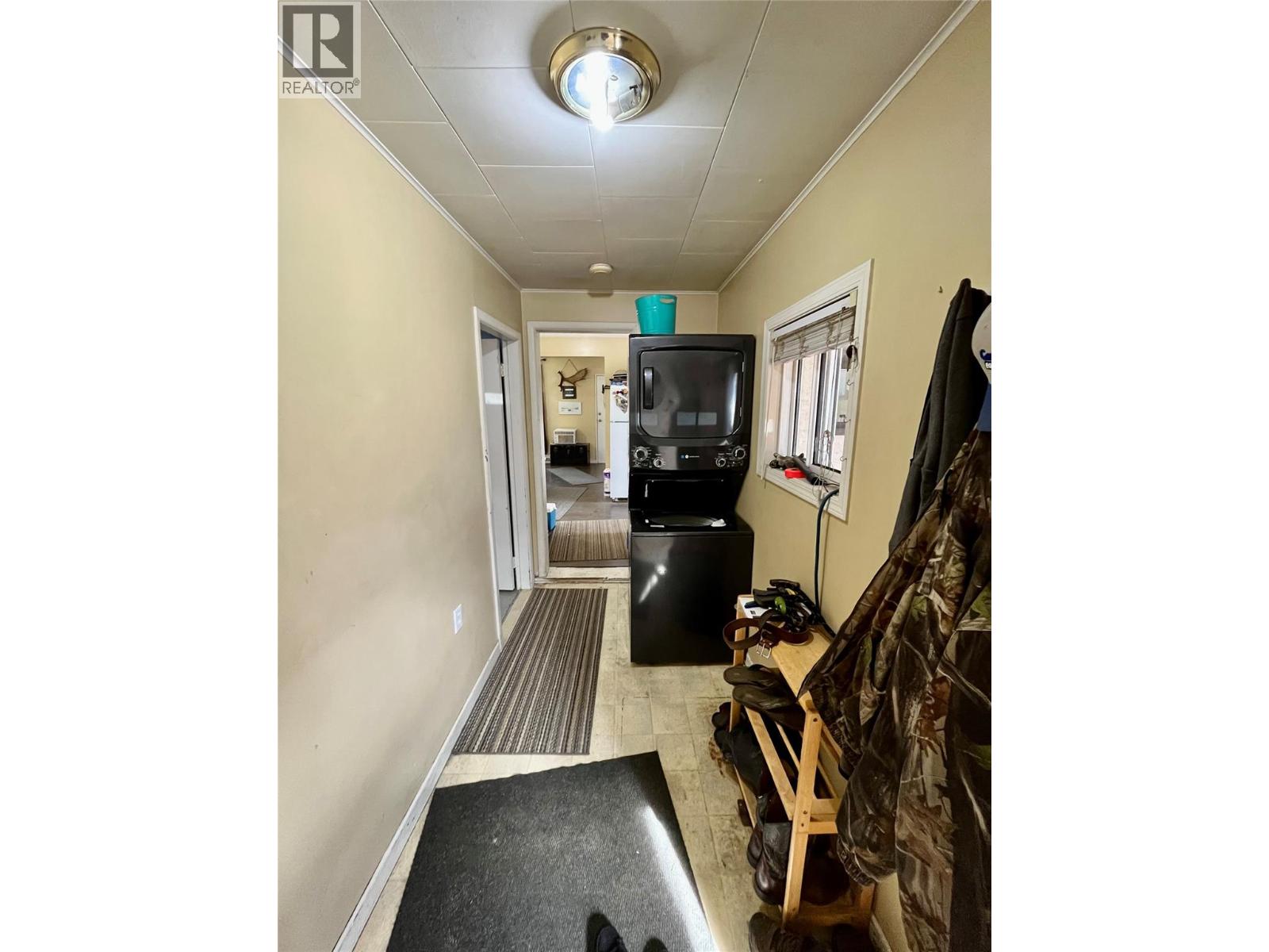 302 6th Avenue NW, Nakusp