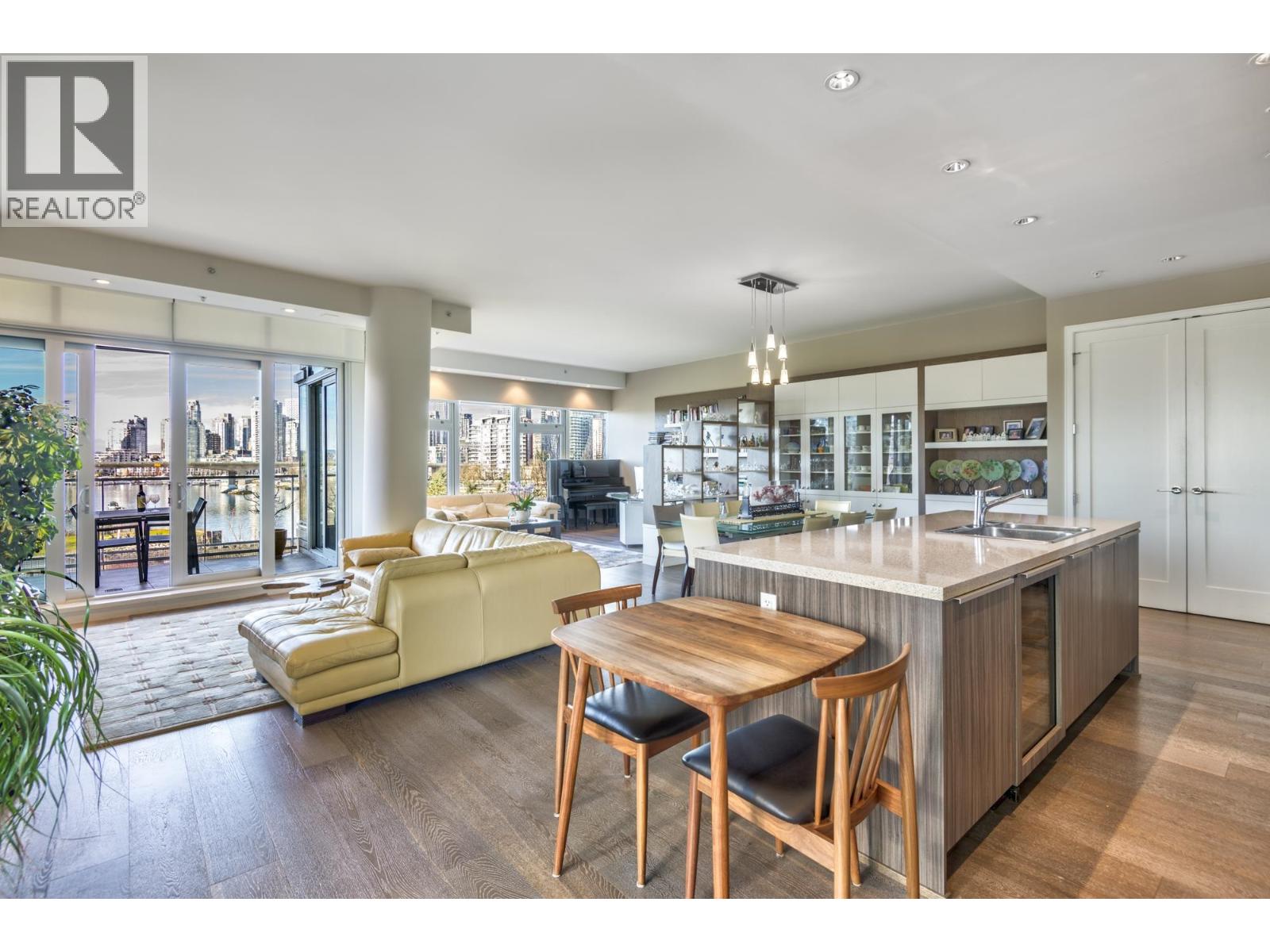 504 181 ATHLETES WAY, Vancouver