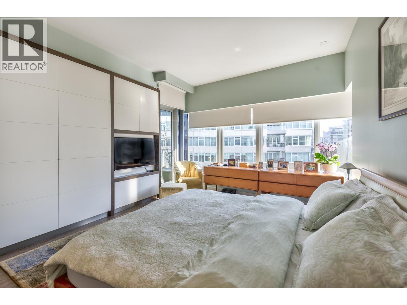 504 181 ATHLETES WAY, Vancouver