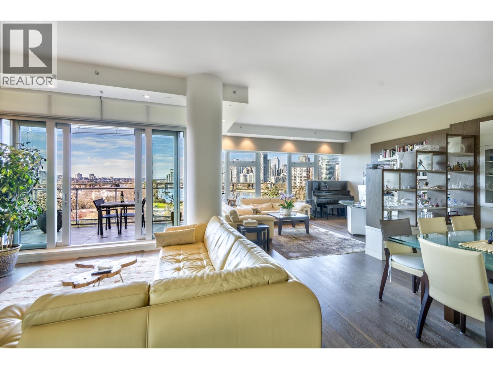 504 181 ATHLETES WAY, Vancouver