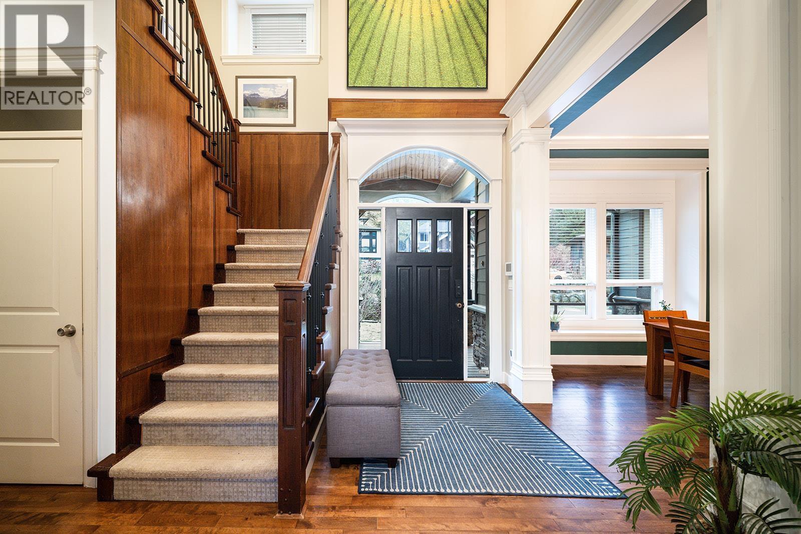 1031 JAY CRESCENT, Squamish