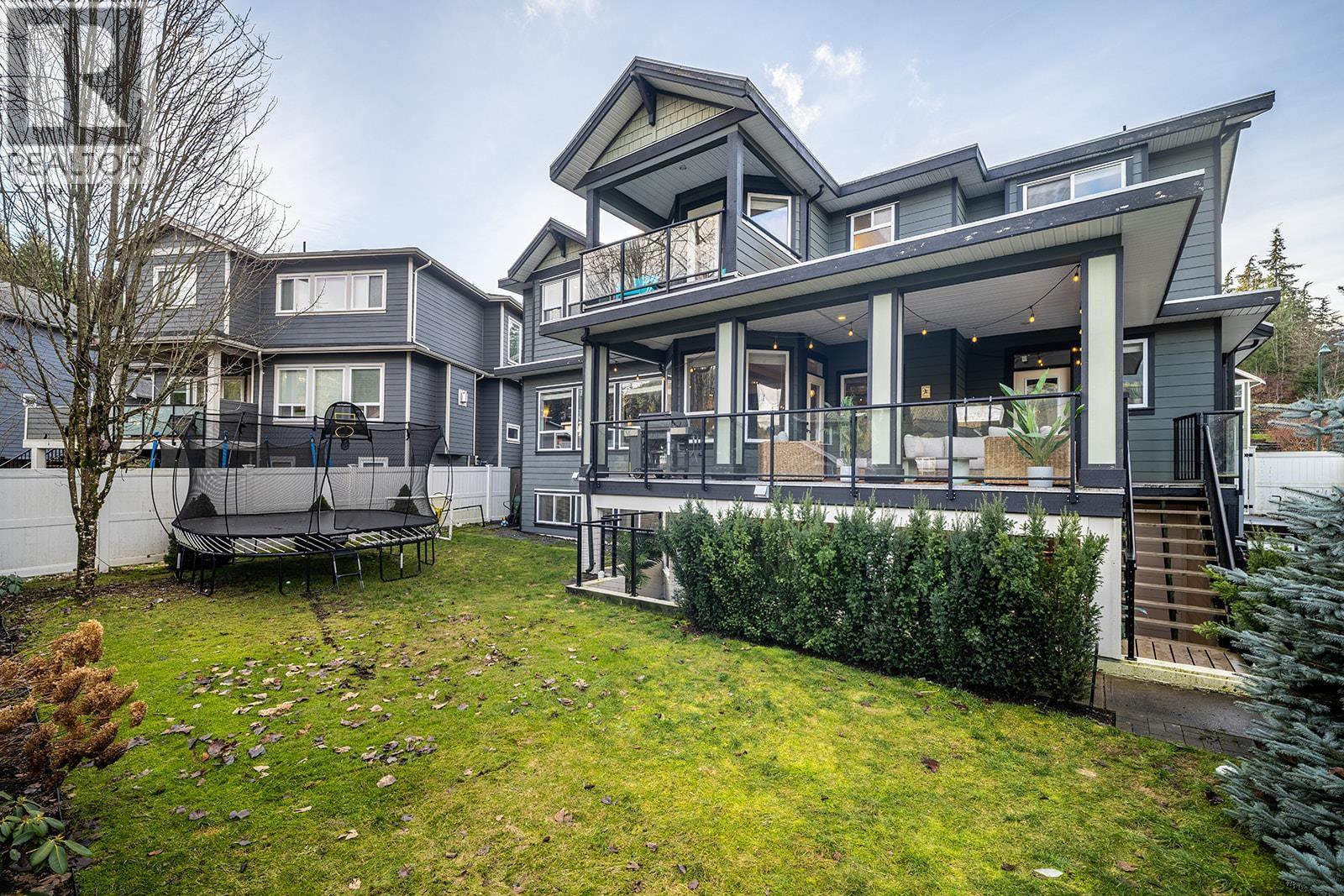 1031 JAY CRESCENT, Squamish