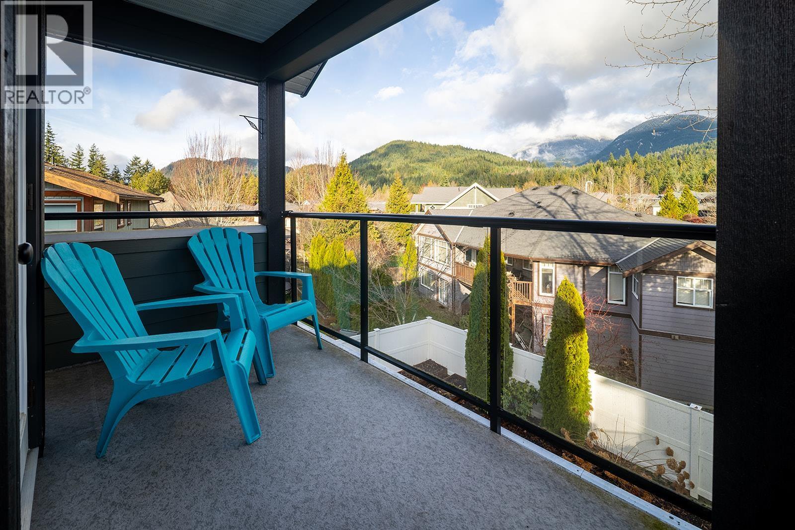 1031 JAY CRESCENT, Squamish