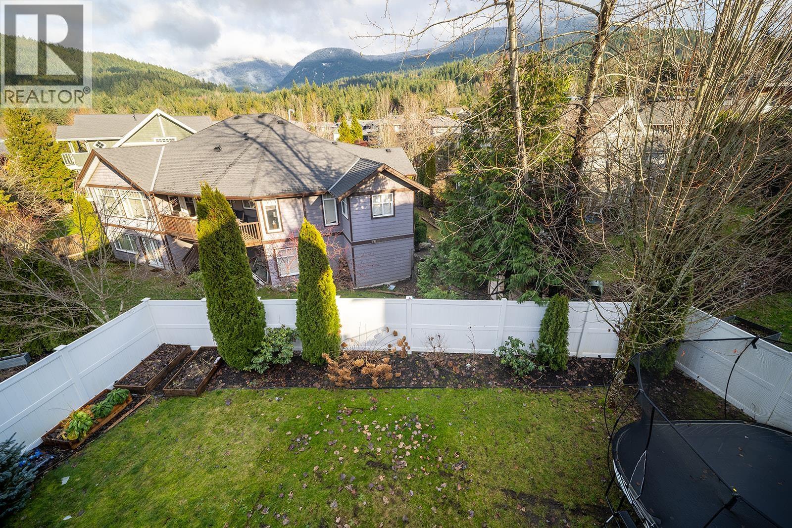 1031 JAY CRESCENT, Squamish
