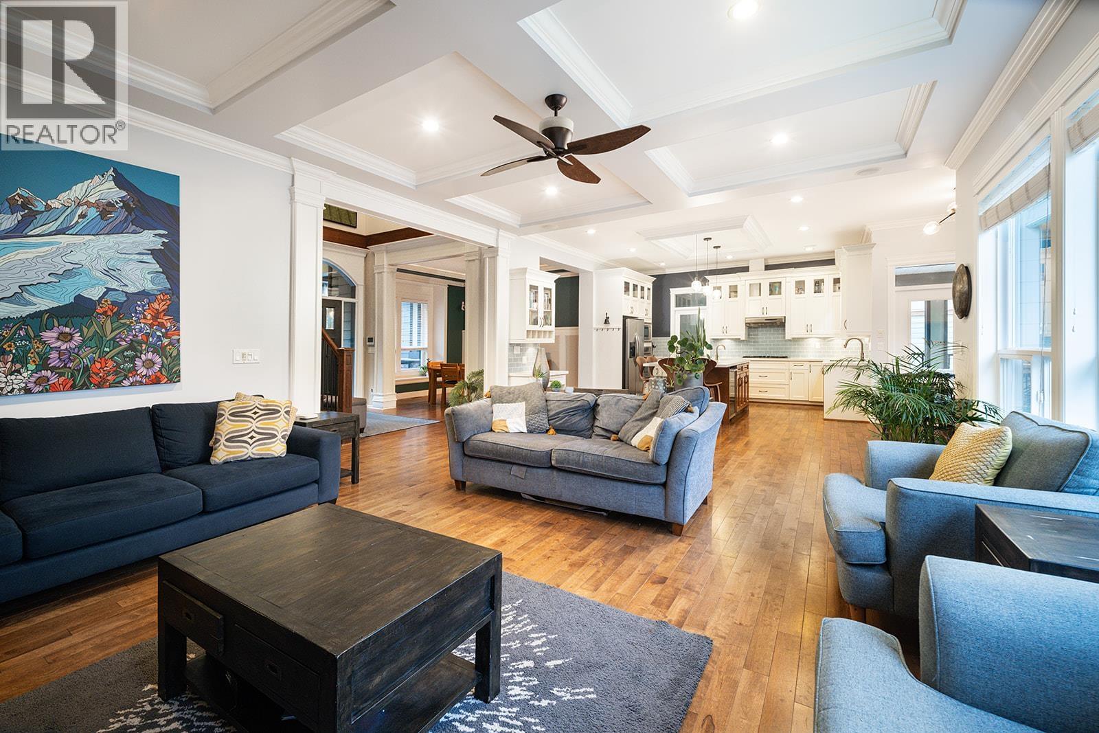 1031 JAY CRESCENT, Squamish