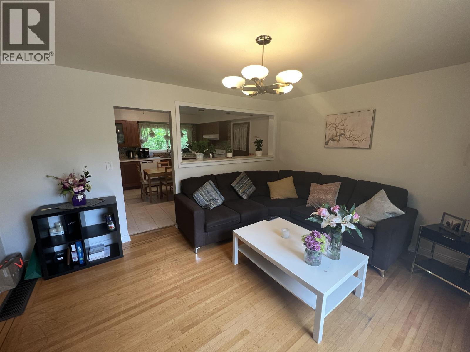 635 KING GEORGES WAY - photo 2