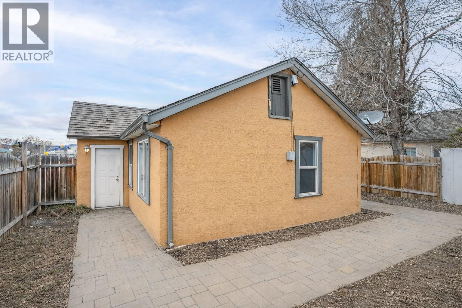  2293 Woodlawn Street, Kelowna