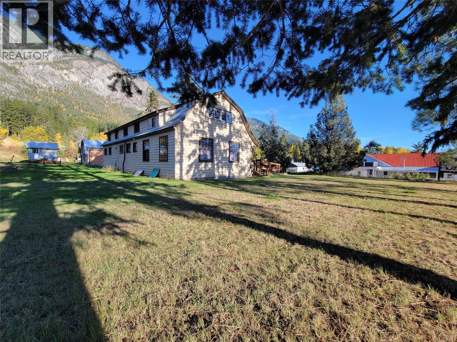 970 95 Highway - main photo