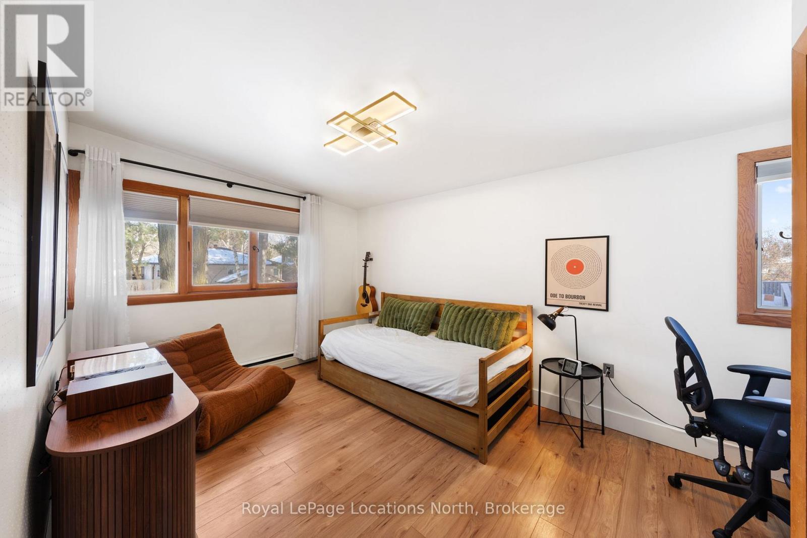 224 MCCREA DRIVE - 33