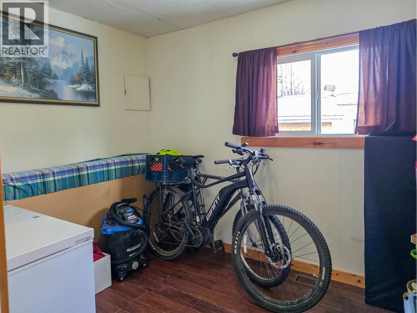 86 95 LAIDLAW ROAD, Smithers