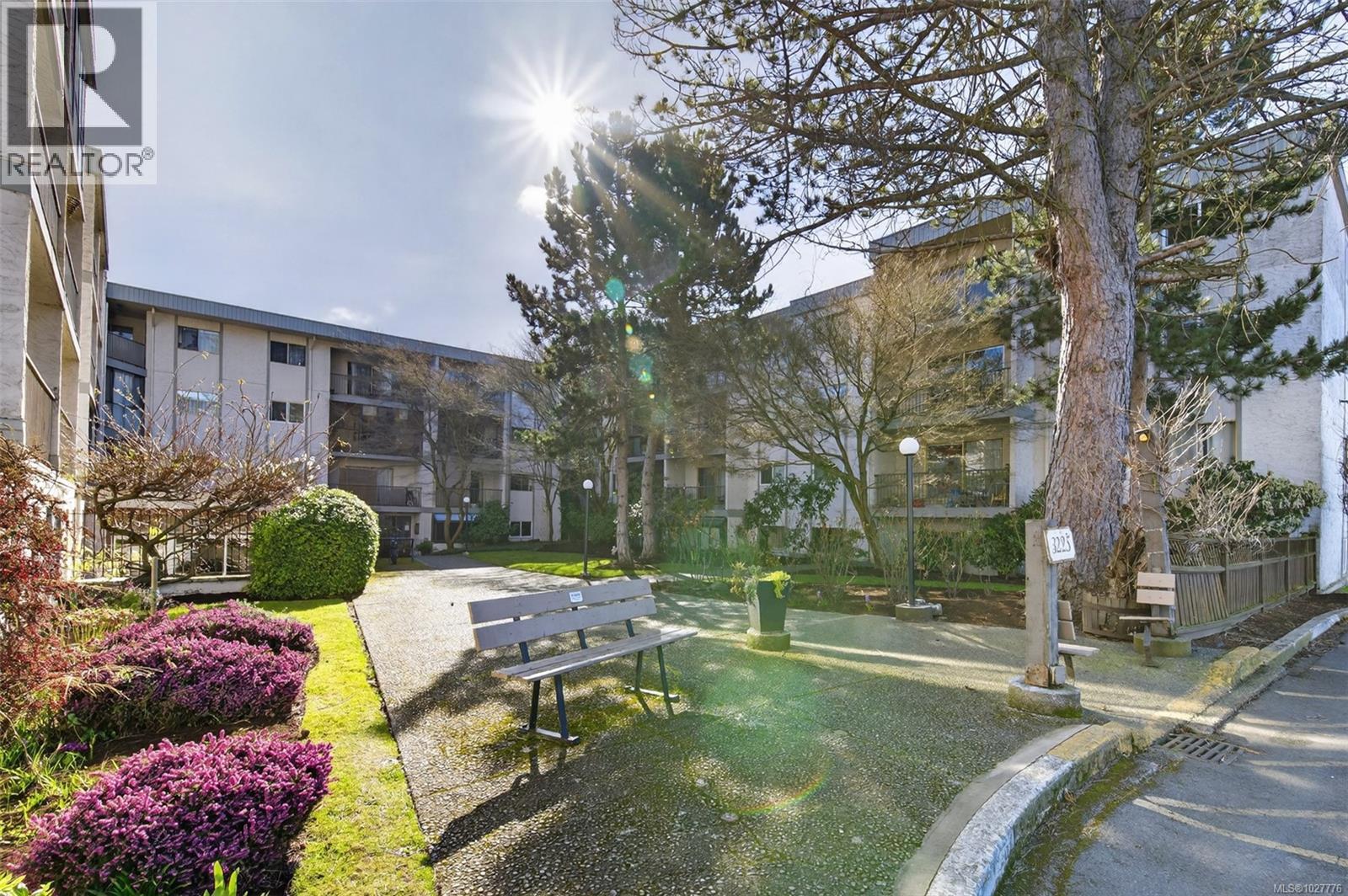 323 3225 Eldon Place, Saanich