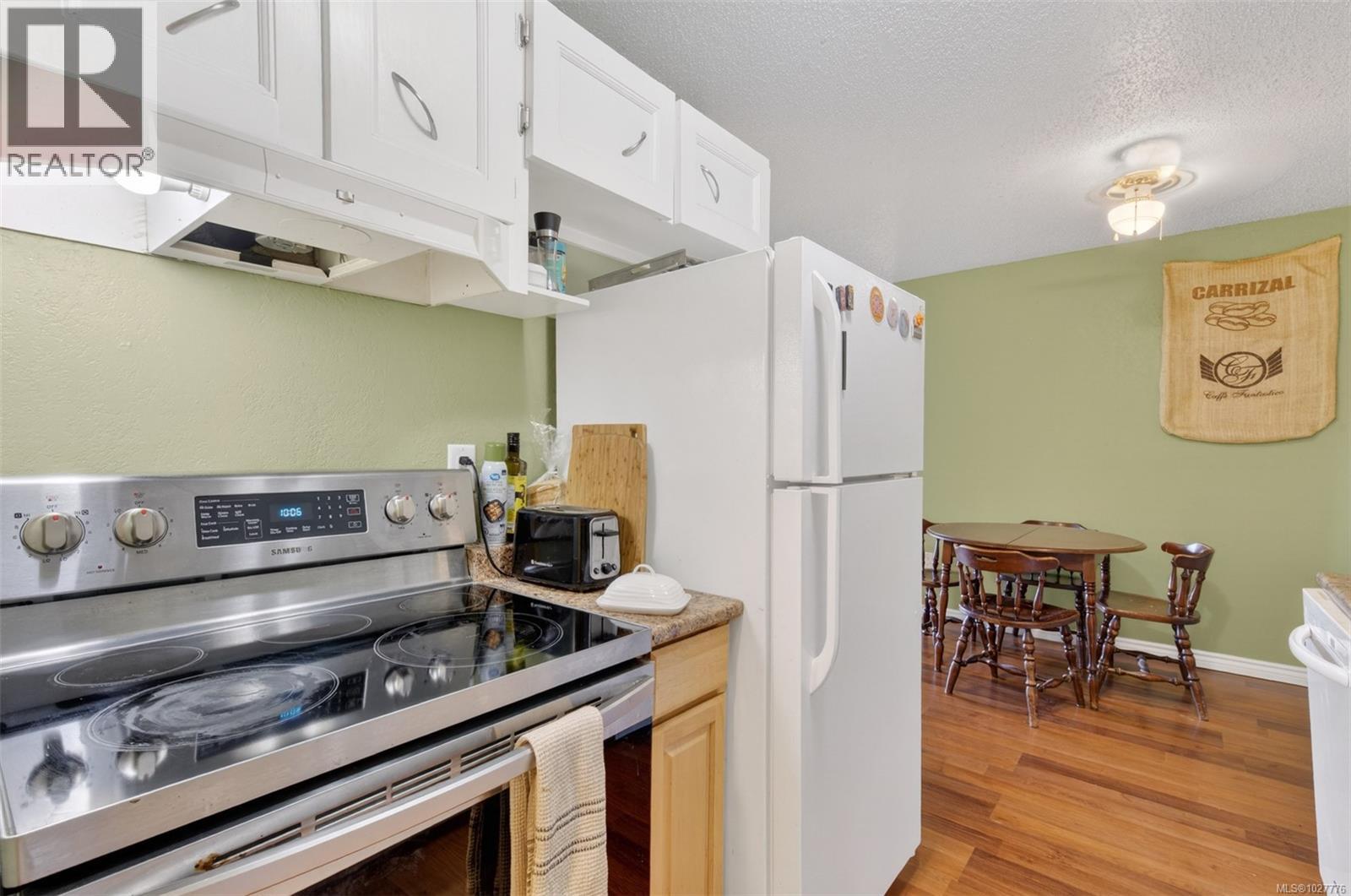 323 3225 Eldon Place, Saanich