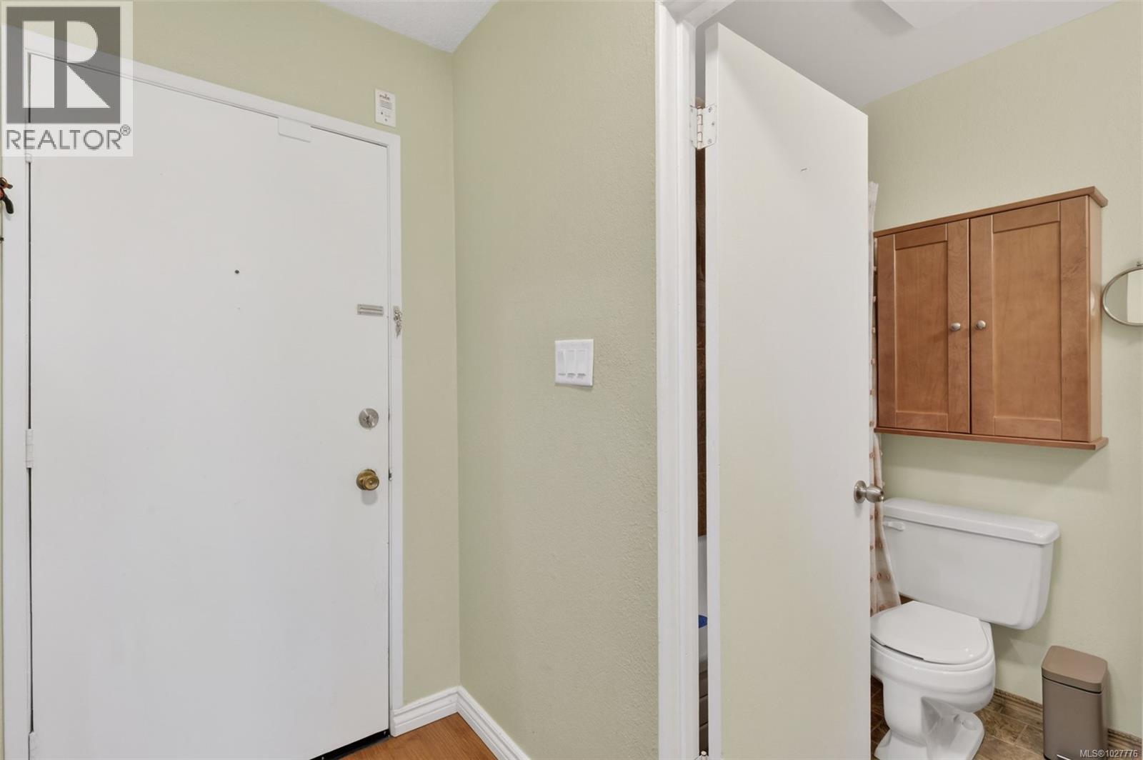 323 3225 Eldon Place, Saanich