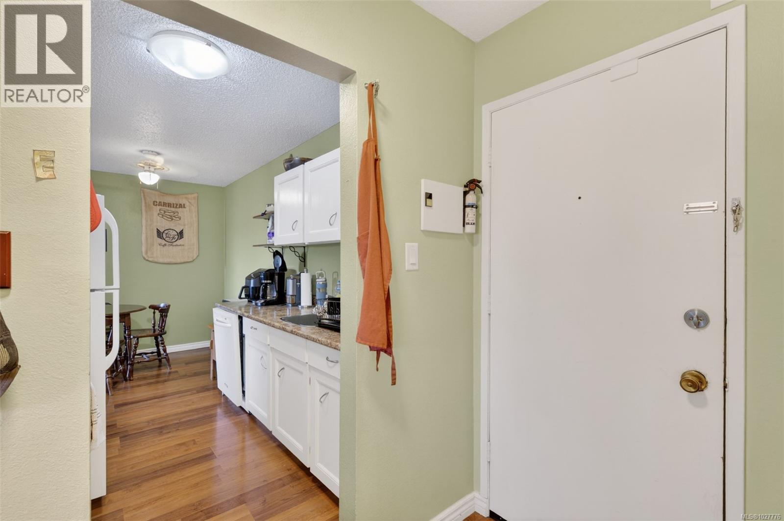 323 3225 Eldon Place, Saanich