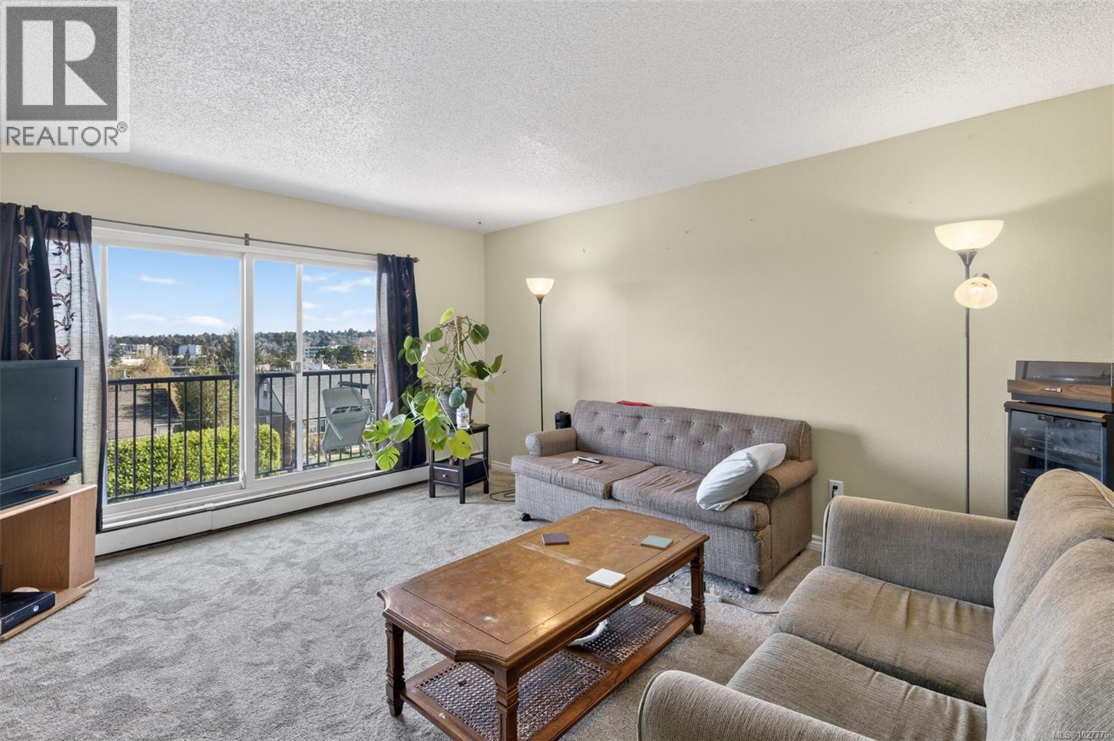 323 3225 Eldon Place, Saanich