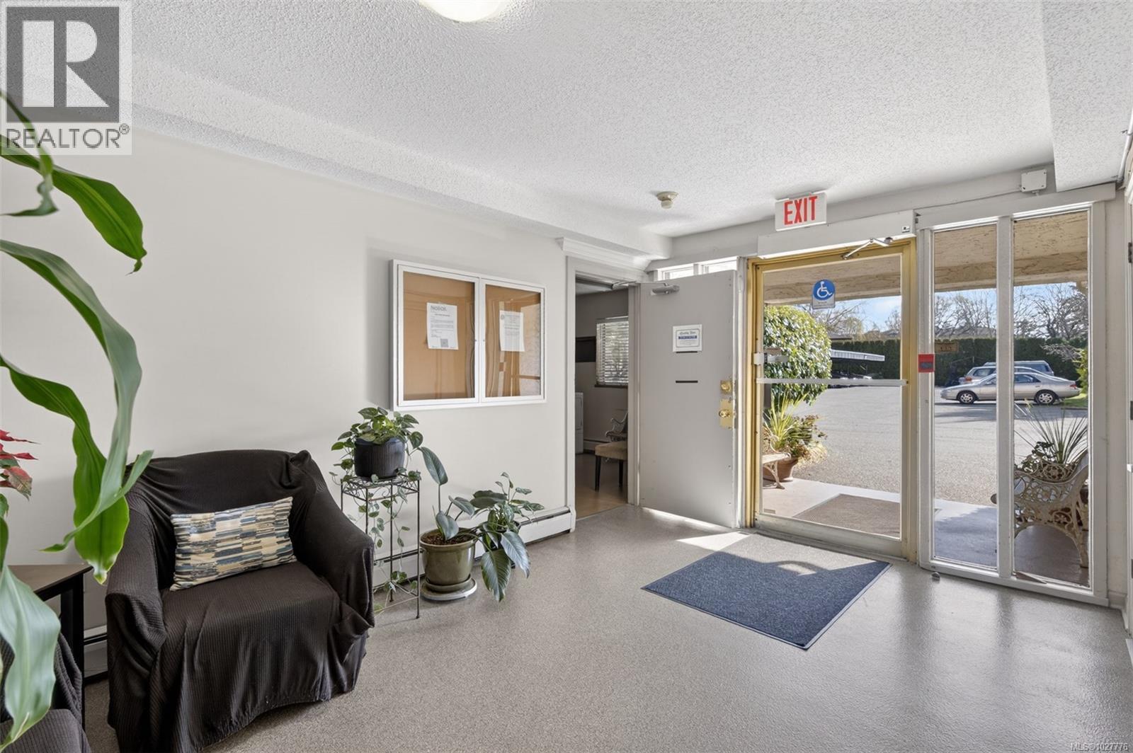 323 3225 Eldon Place, Saanich